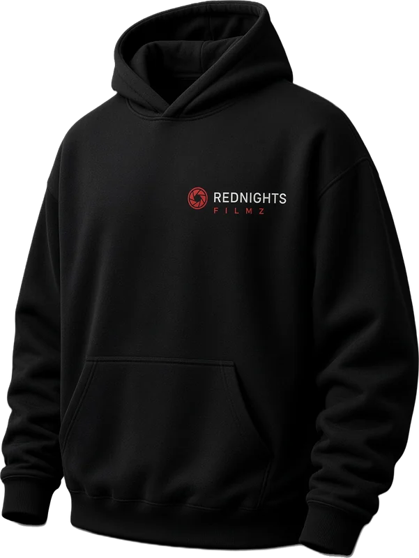 Maquette : hoodie noir avec un petit logo Red Nights Filmz sur la poitrine.